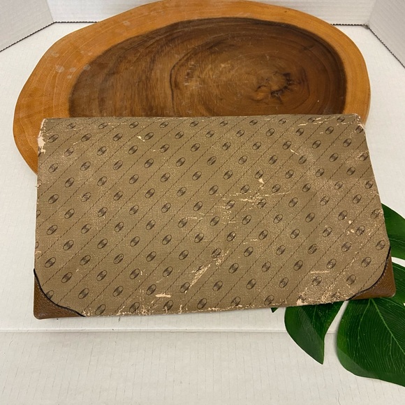 Vintage Gucci Large Fold Over Clutch - Picture 4 of 16